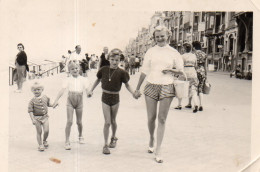 Photographie Photo Vintage Snapshot Family Generations Werdum - Anonyme Personen