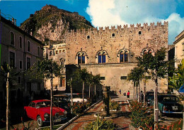 Automobiles - Italie - Italia - Taormina - Piazza Badia E Palazzo Corvaia - Place Badia Et Palais Corvaia - CPM - Voir S - Toerisme