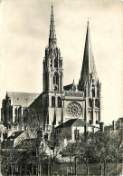 28 - Chartres - La Cathédrale - Carte Dentelée - CPSM Grand Format - Etat Pli Visible - Voir Scans Recto-Verso - Chartres