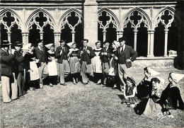 29 - Carhaix - Costumes Bretons De La Région De Carhaix - Animée - Folklore - Mention Photographie Véritable - CPSM Gran - Carhaix-Plouguer