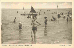 Femmes - Baigneuses - Deauville Plage Fleurie - L'heure Du Bain - Animée - Enfants - CPA - Voir Scans Recto-Verso - Frauen