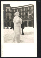 AK Schneeplastik Mann Mit Hut Und Schnurrbart  - Sculptures