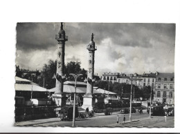 CPA PHOTO  DPT 33 BORDEAUX , LES COLONNES ROSTALES En 1951! - Bordeaux