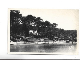 CPA PHOTO  DPT 33 LE PETIT PIQUEY , LA PLAGE A LA POINTE AUX CHEVEUX  En 1950! - Arcachon