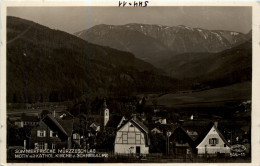 Mürzzuschlag/Steiermark - Mürzzuschlag - Motiv Mit Kathol. Kirche Und Schneealpe - Mürzzuschlag