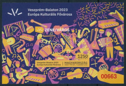 ** 2023 Veszprém-Balaton Európa Kulturális Fővárosa Vágott Blokk Piros Sorszámmal - Altri & Non Classificati