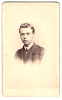 Fotografie C. Holzamer, Worms, Portrait H. Kayser In Schlichtem Anzug  - Anonyme Personen