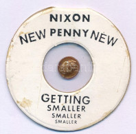 Amerikai Egyesült Államok ~1970. 1c "Nixon New Penny" Bronz Szatírikus Minipénz Papírtokban (8mm) T:UNC USA ~1970. 1 Cen - Non Classés