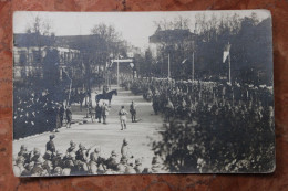 THIONVILLE / DIEDENHOFEN (57) - CARTE PHOTO - ENTREE DES TROUPES FRANCAISES A THIONVILLE - Thionville