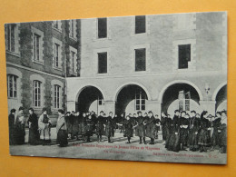 MAYENNE -- Ecole Primaire Supérieure De Jeunes Filles - En Récréation - TOP ANIMATION - SUPERBE DOCUMENT !! - Mayenne