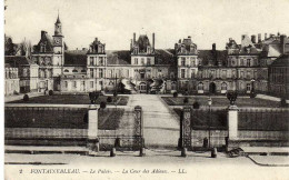 77 - FONTAINEBLEAU - Le Palais - La Cour Des Adieux - Fontainebleau