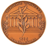 Franciaország DN "Angers-i Akadémia - Tudományok, Irodalom és Művészetek" Egyoldalas Bronz Emlékérem Eredeti Dísztokban  - Zonder Classificatie