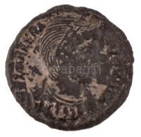 Római Birodalom / Siscia / Helena 326-327. AE Follis Ezüstözött Bronz (2,23g) T:XF Patina, Kopott Ezüstözés Roman Empire - Unclassified