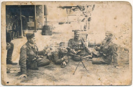 * T4 1940 Besuresti Mici (?) (Temes, Timis); Román Katonák Gépfegyverrel / Romanian Military, Soldiers With Machine Gun. - Unclassified