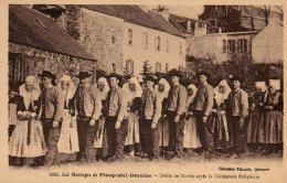 29 , Cpa  Les Mariages De PLOUGASTEL-DAOULAS , 1831 , Défilé De Mariés Après La Cérémonie Religieuse (12815.V24) - Plougastel-Daoulas