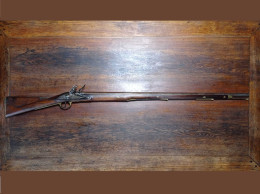 Fusil à Silex Anglais Brown Bess - India Pattern Ou Type 2 - Tower Vers 1830-30 Régimenté - BE - Decotatieve Wapens