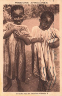 MISSIONS - Missions Africaines - En Voulez Vous De Notre Bon Caloulou ? - Enfants - Carte Postale Ancienne - Misiones