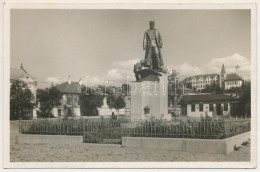 * T2/T3 Léva, Levice; Stefánik Tábornok Szobra / Statue, Monument (EK) - Unclassified