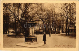 T2/T3 1918 Pöstyén, Pistyan, Piestany; Park Részlet, óra és Időjárásjelző Oszlop. Gipsz H. Kiadása / Park, Clock And Wea - Non Classés