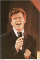 CARTOLINA-POSTCARD-CPT-CARTE POSTALE - RICK ASTLEY (SINGER OF '80s) - Singers & Musicians