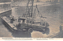 75 - PARIS - SAN55675 - Après Une Première Chute D'une Automobile, Un Autobus Est Précipité Du Haut Du Pont De .... - Artisanry In Paris