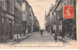 89 - SENS - SAN45414 - Rue De La République - Vue Prise De La Maison Miguet Dans La Direction Nord - Sens