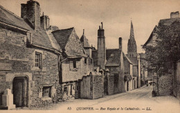 29 , Cpa  QUIMPER , 85 , Rue Royale Et La Cathédrale (12823.V24) - Quimper