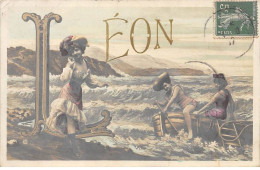 Prénom - N°85698 - Léon - Jeunes Femmes Au Bords De L'eau, Et Dans Une Barque - Firstnames