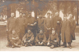 77 - N°87148 - FONTAINEBLEAU - Militaires - Carte Photo - Fontainebleau