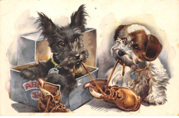 Animaux - N°86735 - Chiens - Deux Petits Chiens Jouant Avec Des Chaussures - Hunde