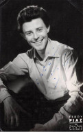 Artiste - N°86816 - Gérard Philipe - Carte Avec Autographe - Artistes