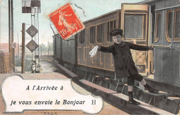 Chemins De Fer - N°89115 - A L'Arrivée à ... Je Vous Envoie Le Bonjour - Enfant Montant Dans Un Wagon - Trains