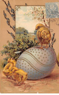 Pâques - N°87463 - Joyeuses Pâques - Poussins Dessus Et Autour D'un Oeuf - Carte Gaufrée - Ostern