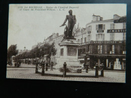 LA ROCHELLE                    STATUE DE L'AMIRAL DUPERRE ET COURS DU PRESIDENT WILSON - La Rochelle