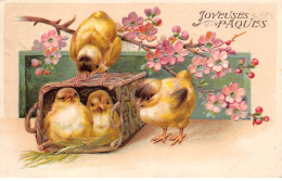 Pâques - N°87448 - Joyeuses Pâques - Poussins Dans Un Panier Sous Une Branche De Fleurs - Carte Gaufrée - Ostern