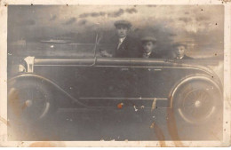 Surréalisme - N°87957 - Hommes Et Enfants Dans Une Voiture - Carte Photo - Other & Unclassified