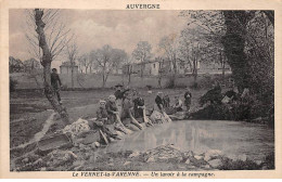 63 - LA VERNET LA VARENNE - SAN67082 - Un Lavoir à La Campagne - Altri & Non Classificati