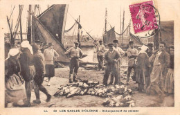 85 - LES SABLES D OLONNE - SAN67515 - Débarquement Du Poisson - Sables D'Olonne