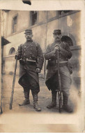 Militaire - N°88918 - Deux Militaires Avec Leurs Fusils - Carte Photo à Localiser - Personen