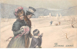 Nouvel An - N°90276 - V.K. Vienne N°5052 - Bonne Année - Un Couple Et Une Fillette Se Promenant Sous La Neige - New Year