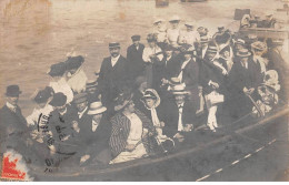 80 - N°90578 - Hommes Et Femmes Dans Une Grande Barque  - Carte Photo - Other & Unclassified