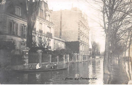 92 - N°90595 - COURBEVOIE - Quai De Courbevoie, Un Jour D'inondation 1910 - Hommes Dans Une Barque - Carte Photo - Courbevoie