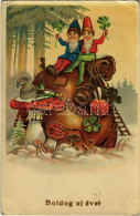 T2/T3 1931 Boldog Újévet / New Year Greeting Art Postcard With Dwarves, Mushroom And Clovers (fa) - Unclassified