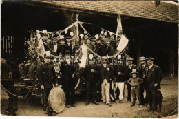 ** T3 Tűzoltózenekar (?) Lovaskocsin / Firefighter (?) Music Band On Horse-drawn Carriage, Photo (EB) - Zonder Classificatie