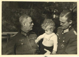 Ritterkreuzträger Keitel, Wilhelm Generalfeldmarschall Privat-Foto Mit Sohn Und Enkelkind Aus Dem Nachlass Der Familie 7 - Guerre 1939-45