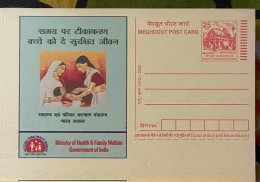 Nurse, Rural Hospital, Health, Immunisation, Injection,meghdoot, Postal Stationery, India, - Primeros Auxilios