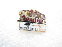 PIN'S    MUSEE DE LA POSTE    WAGON        Email Grand Feu - Poste