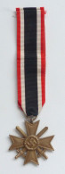 WK II Orden Kriegsverdienstkreuz Mit Schwertern 2.Klasse 1939 Am Band Hersteller 100 - Oorlog 1939-45