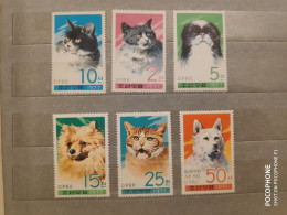 1977	Korea	Cats Dogs  (F94) - Corea Del Norte