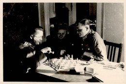 SCHACH - Foto (10x7cm) Schachspieler Militär I - Schaken